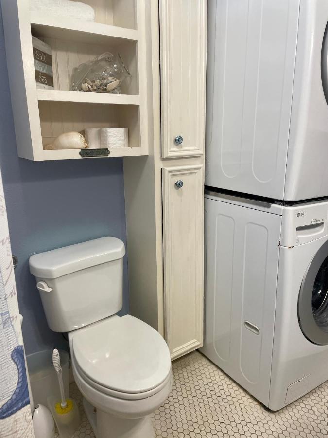 Seablue Cottage - Downstairs; 2 Blocks To The Beach Galveston Exterior photo
