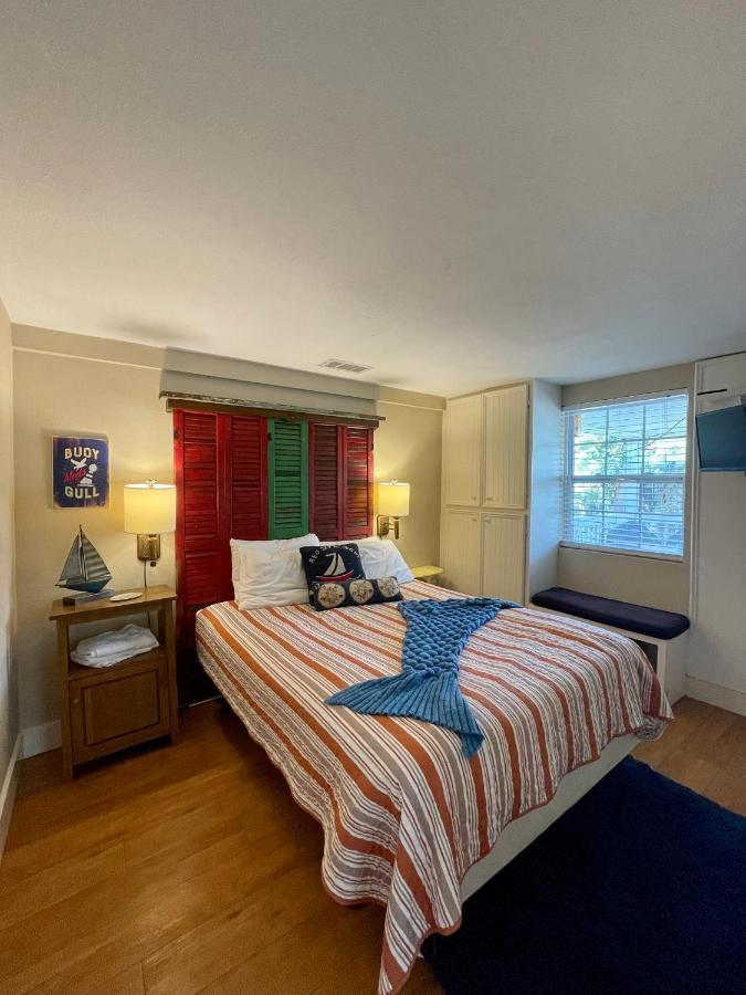 Seablue Cottage - Downstairs; 2 Blocks To The Beach Galveston Exterior photo